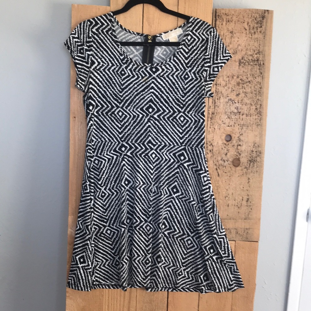Cap sleeve dress